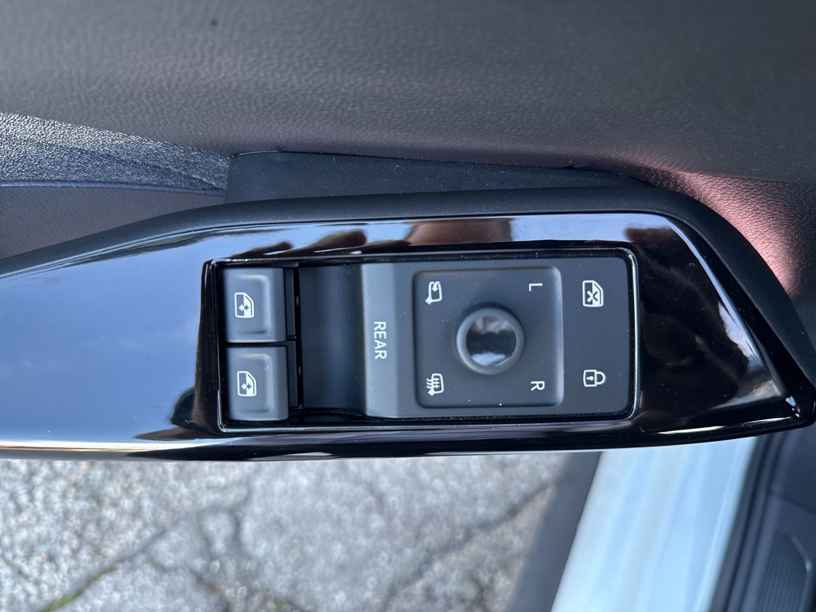 ID.3 Pro, LED, Dach Kontrastfarbe, Connect Plus,