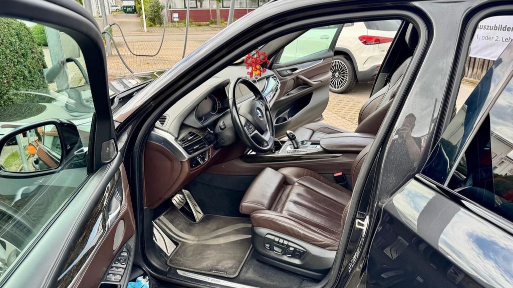 Image of BMW X5