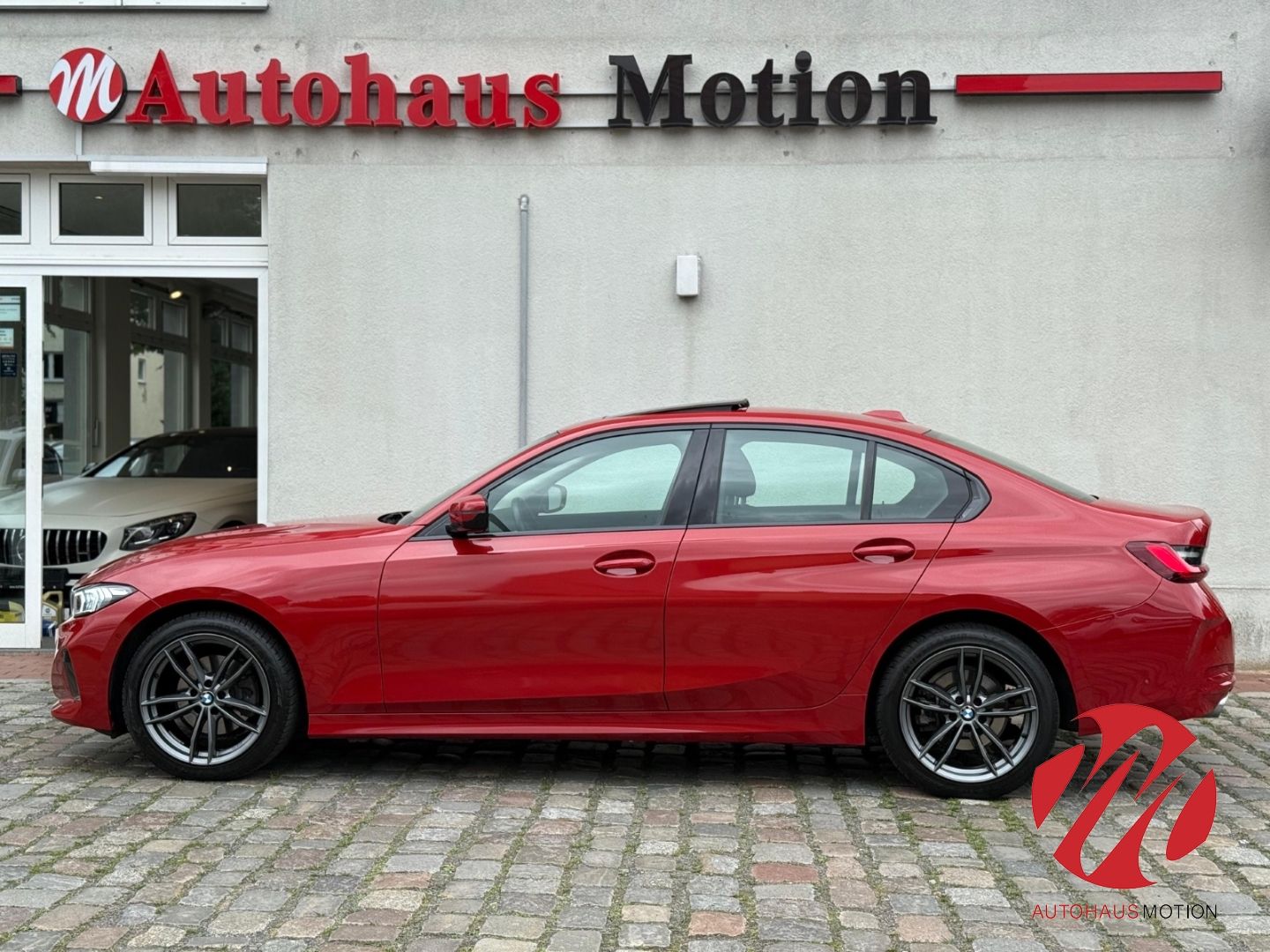 BMW 320 d Facelift Navi HUD GSD Laser LED Temp Parkl foto 8