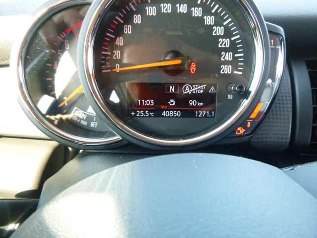 Fahrzeugabbildung MINI Cooper 1,5 >5-türig/NAV/PDC/40.850KM<