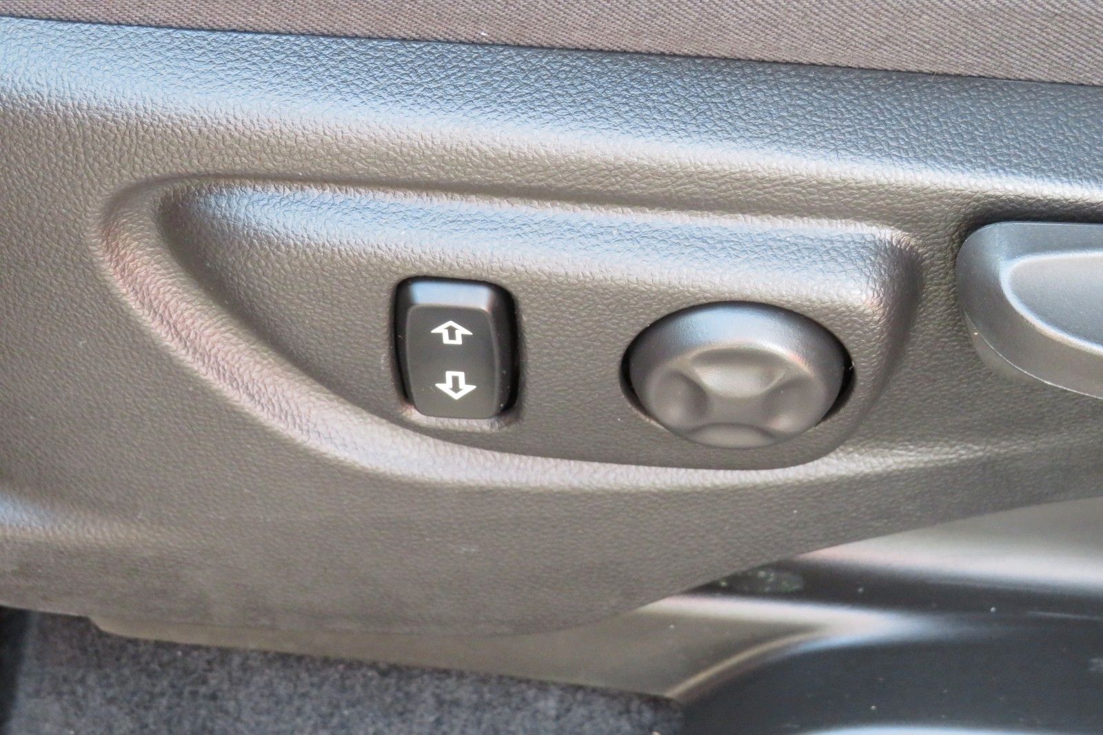 Fahrzeugabbildung Opel Mokka X OPC KAMARA SITZH. GRA PDC APP-CON SPORT
