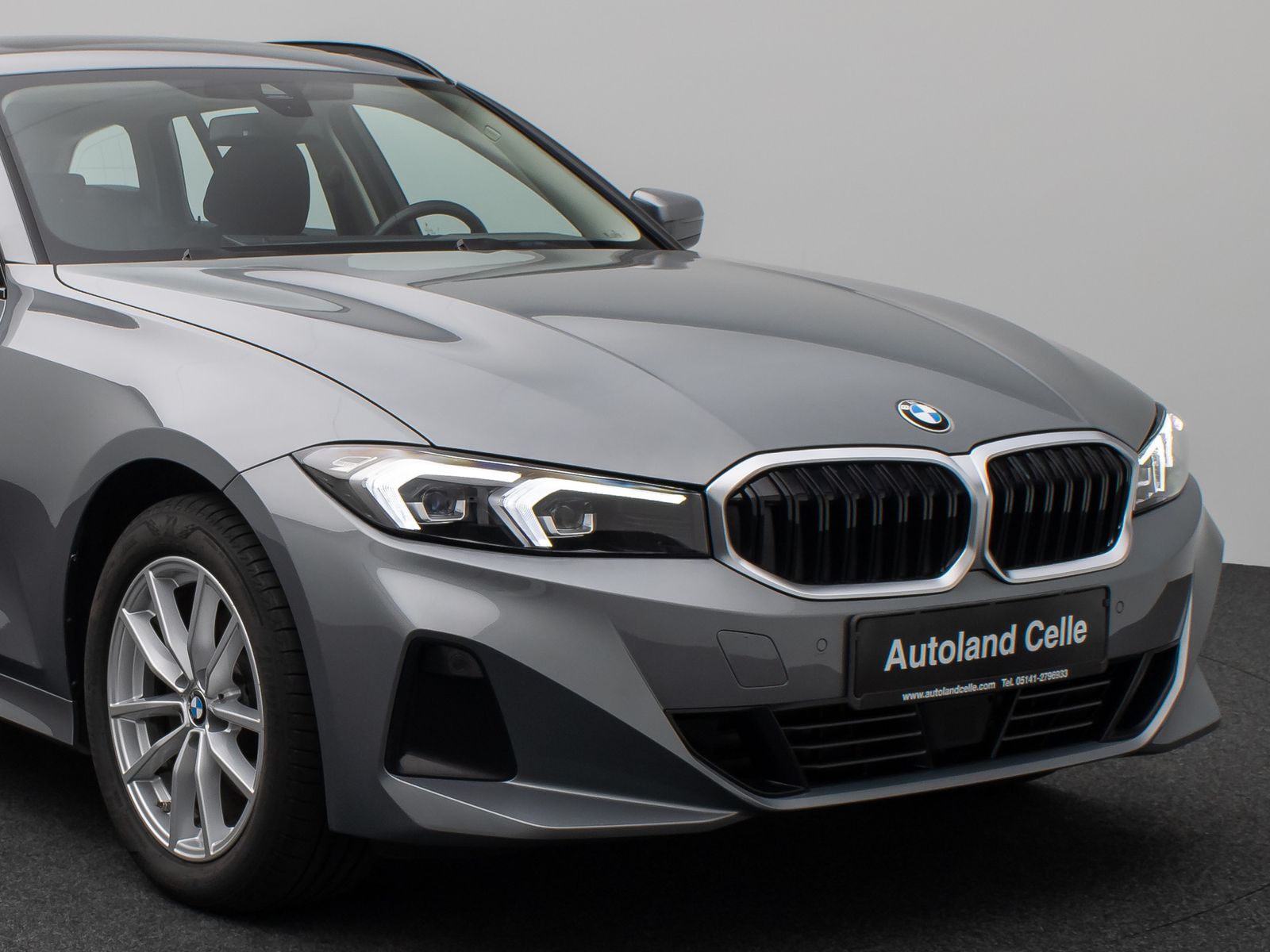 Fahrzeugabbildung BMW 320d Panorama DAB H/K Lordos Stop&Go PDC LED