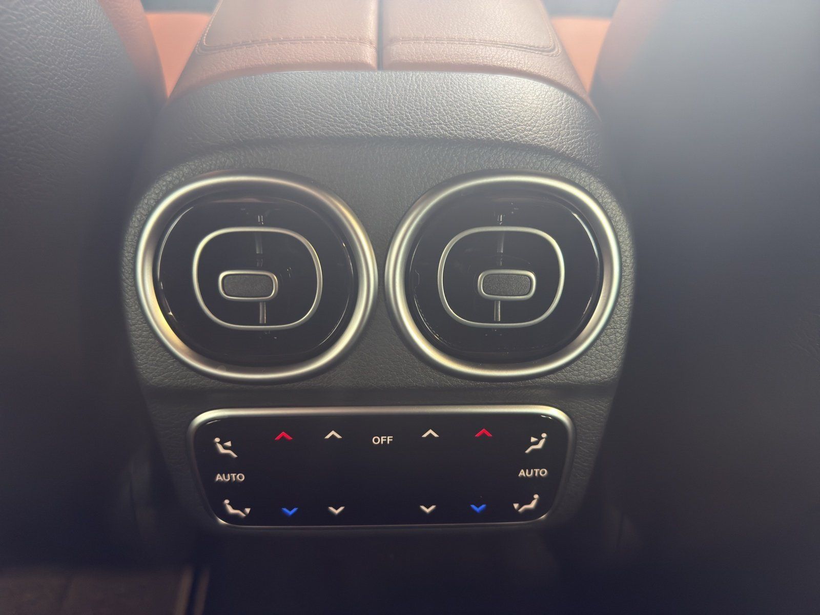 Fahrzeugabbildung Mercedes-Benz C220d T AMG Sitzklima SoundKomfort 19"Viel Burme