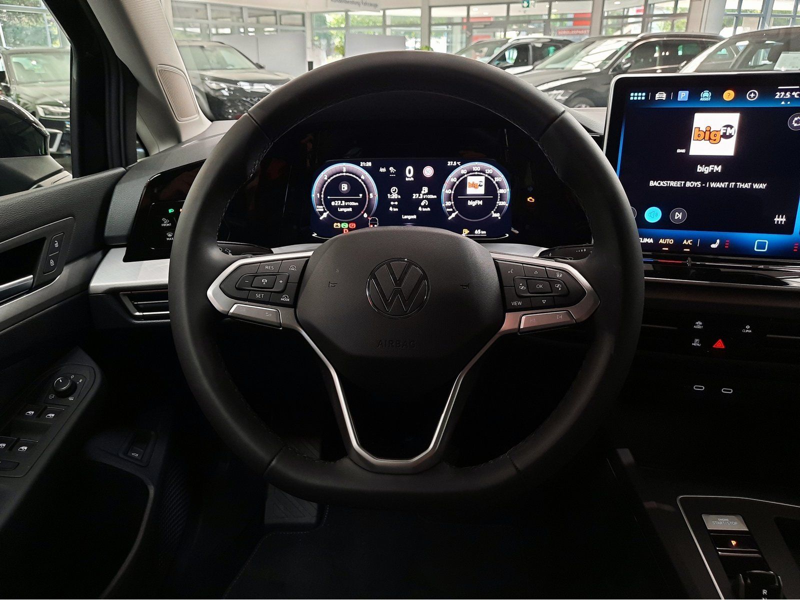 Fahrzeugabbildung Volkswagen Golf Variant TDI Life DSG *AHK*Cam*APP*LED*Shzg*