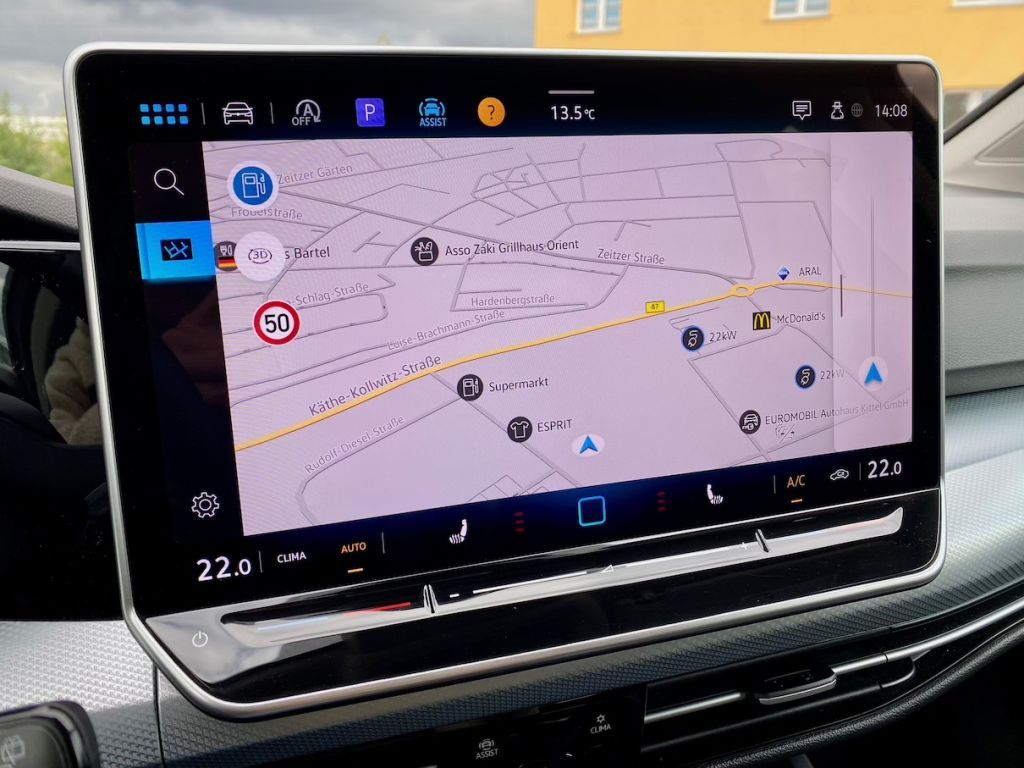 Fahrzeugabbildung Volkswagen Golf Variant 1.5 TSI Life AHK GZJR AAC KAM SHZ