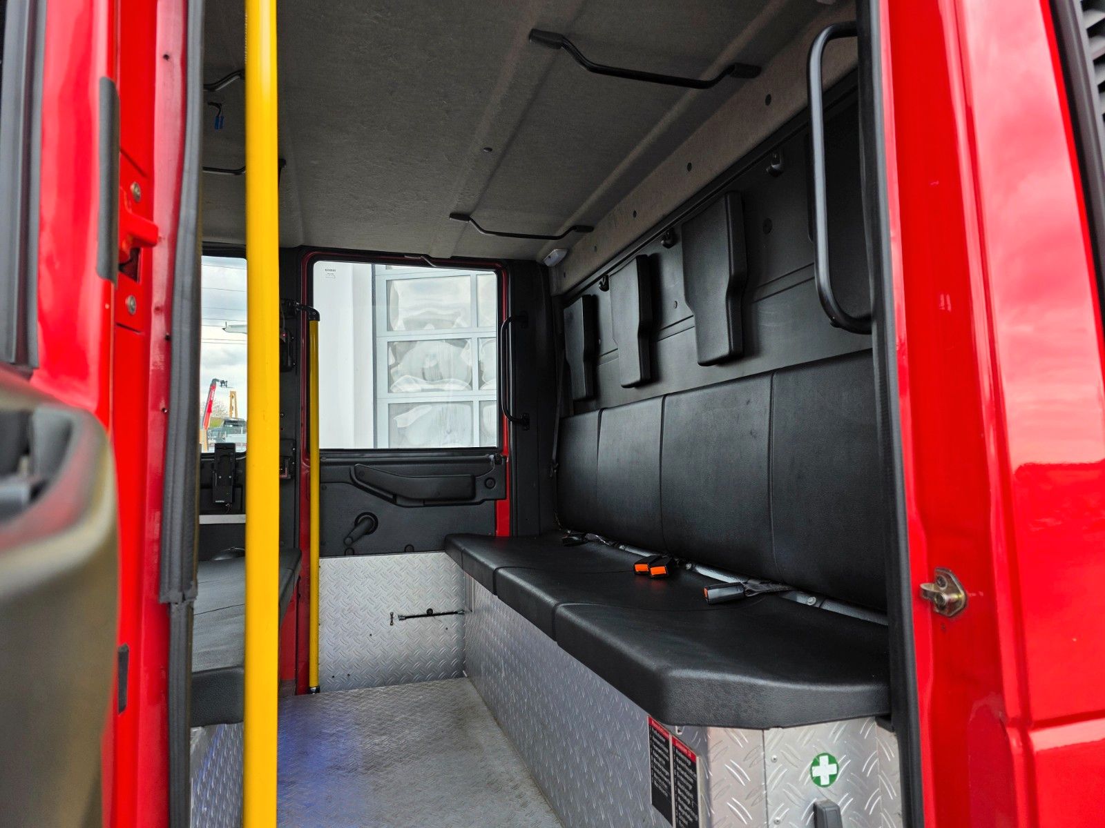 Fahrzeugabbildung Iveco EuroFire Tector FF100EW21 4x4 LF8 Löschfahrzeug