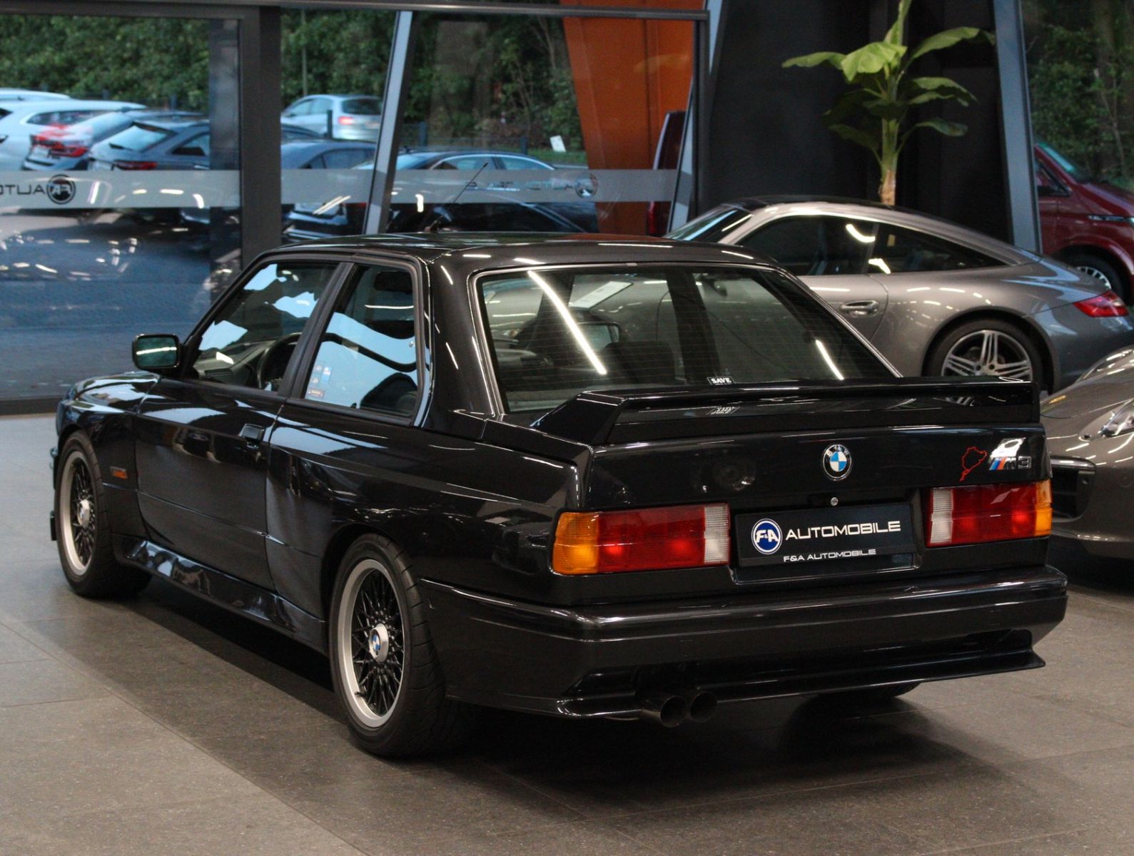 Fahrzeugabbildung BMW M3 2.3 S14 Carbon-Airbox+H-Kennz.+16" BBS
