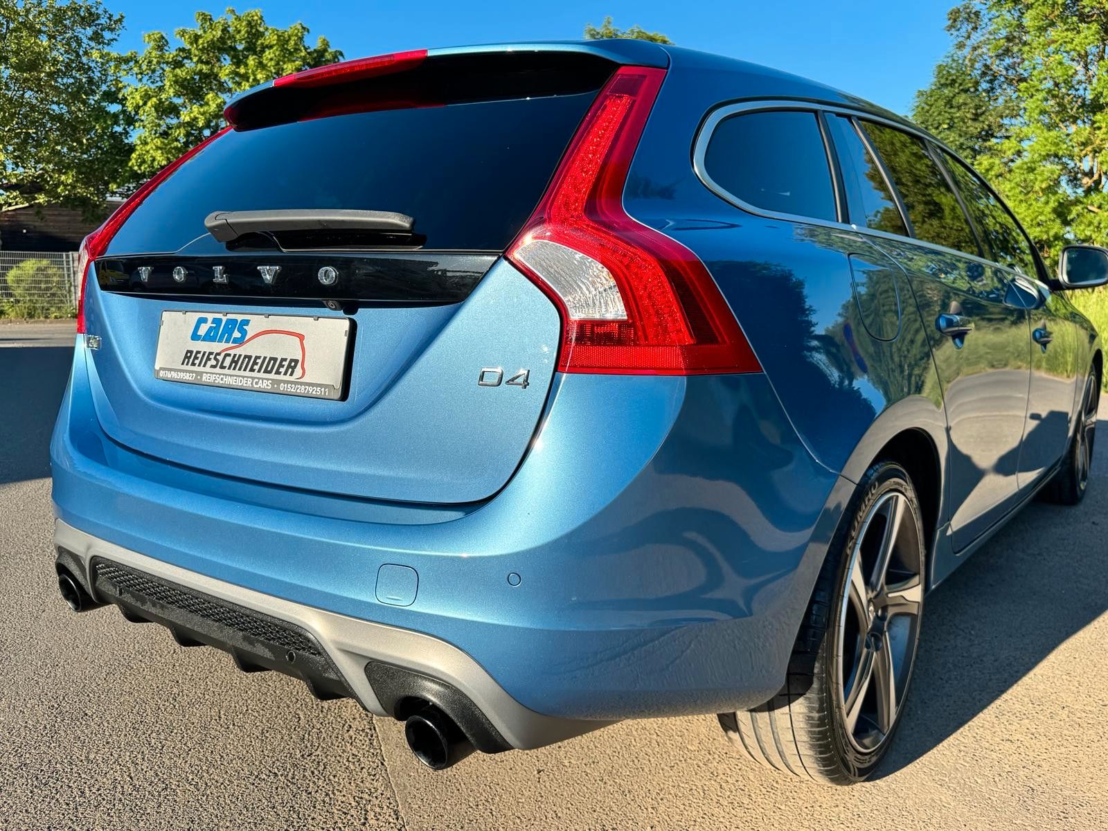 Volvo V60 Kombi R-Design*Navi*Kamera*LED* foto 3