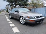 Toyota Corolla 1.6 Benzin Klimaanlage Automatik - Toyota Corolla mit Benzin-Antrieb: Limousine, Automatik, 1.6
