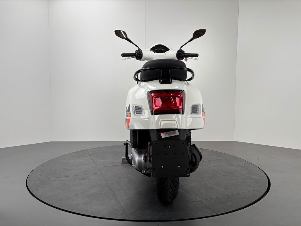 Fahrzeugabbildung Vespa GTS 125 SuperSport E5+ *NEUFAHRZEUG*