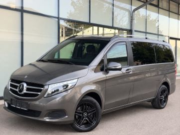 Mercedes V 220 - 1