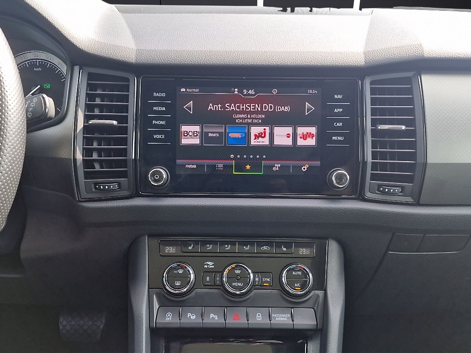 Fahrzeugabbildung SKODA Kodiaq TDI Clever 4x4 LED Navi ACC STHZ 4xSHZ