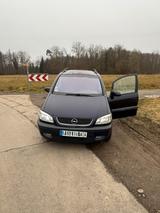 Opel Zafira 2.2 - Opel Zafira aus 2003: 2.2