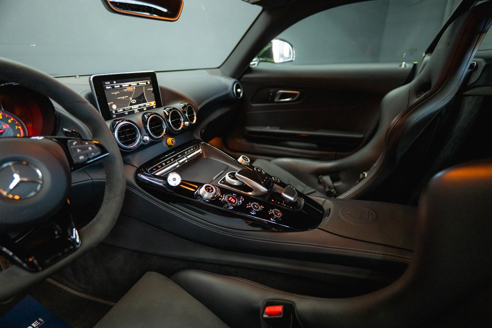 Fahrzeugabbildung Mercedes-Benz AMG GT R Coupe TIKT Performance | 750PS | Carbon