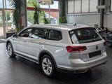 Volkswagen Passat Alltrack Variant 2.0 TDI SCR DSG 4Motion - mit Diesel-Antrieb: Beheizbare Frontscheibe, Kombi