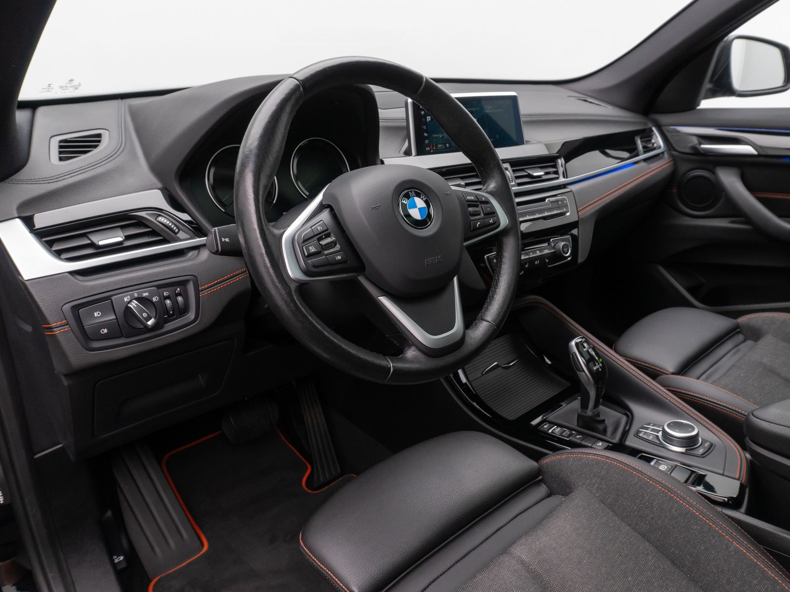 Fahrzeugabbildung BMW X1 xD20i Sport Line Panorama Parkassist DAB HiFi