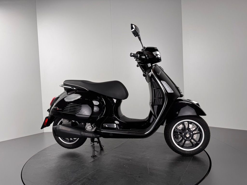 Fahrzeugabbildung Vespa GTS 300 SUPER RST E5 *REMUS-AGA *77,- € mtl. !