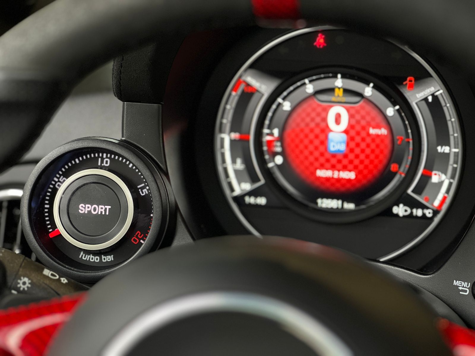 Fahrzeugabbildung Abarth 695C Cabrio Aut. KLIMA CARPLAY RFK ALU
