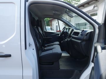 Opel Vivaro - 10