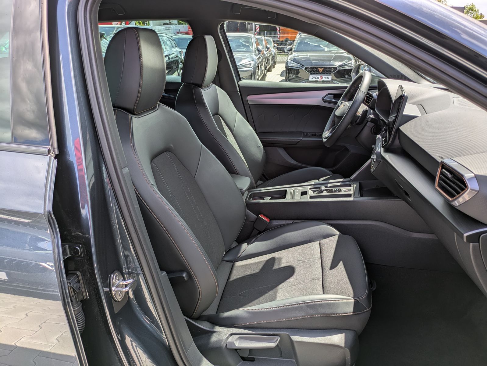 Fahrzeugabbildung CUPRA Leon 1.5 eTSI DSG MATRIX-LED*ACC*APP*KAMERA*18"