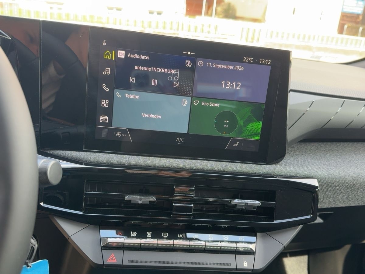 Fahrzeugabbildung Renault Clio Evolution TCe 115 - mit KI generiert/bearbeitet