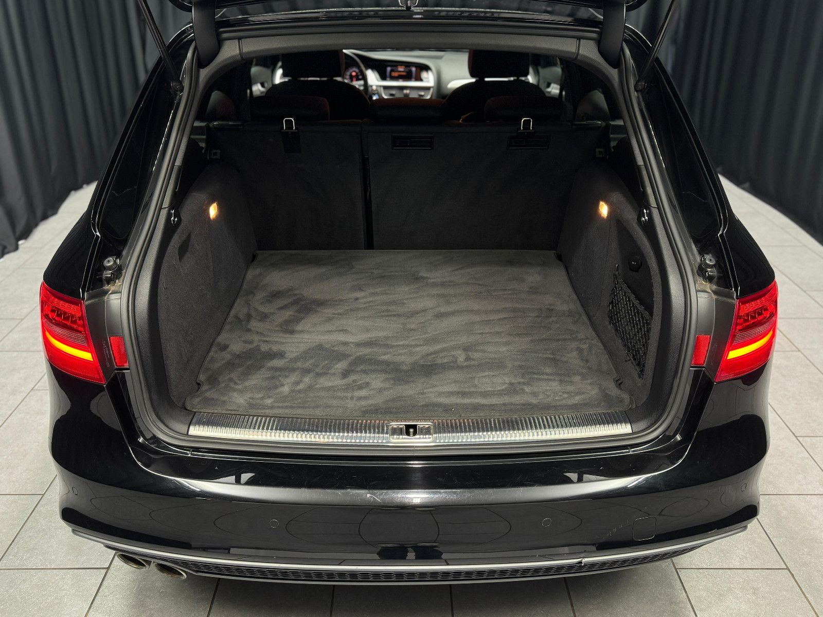 Fahrzeugabbildung Audi A4 Avant 2.0 TDI |1-HAND|S-LINE|NAVI|TÜV 09/26|
