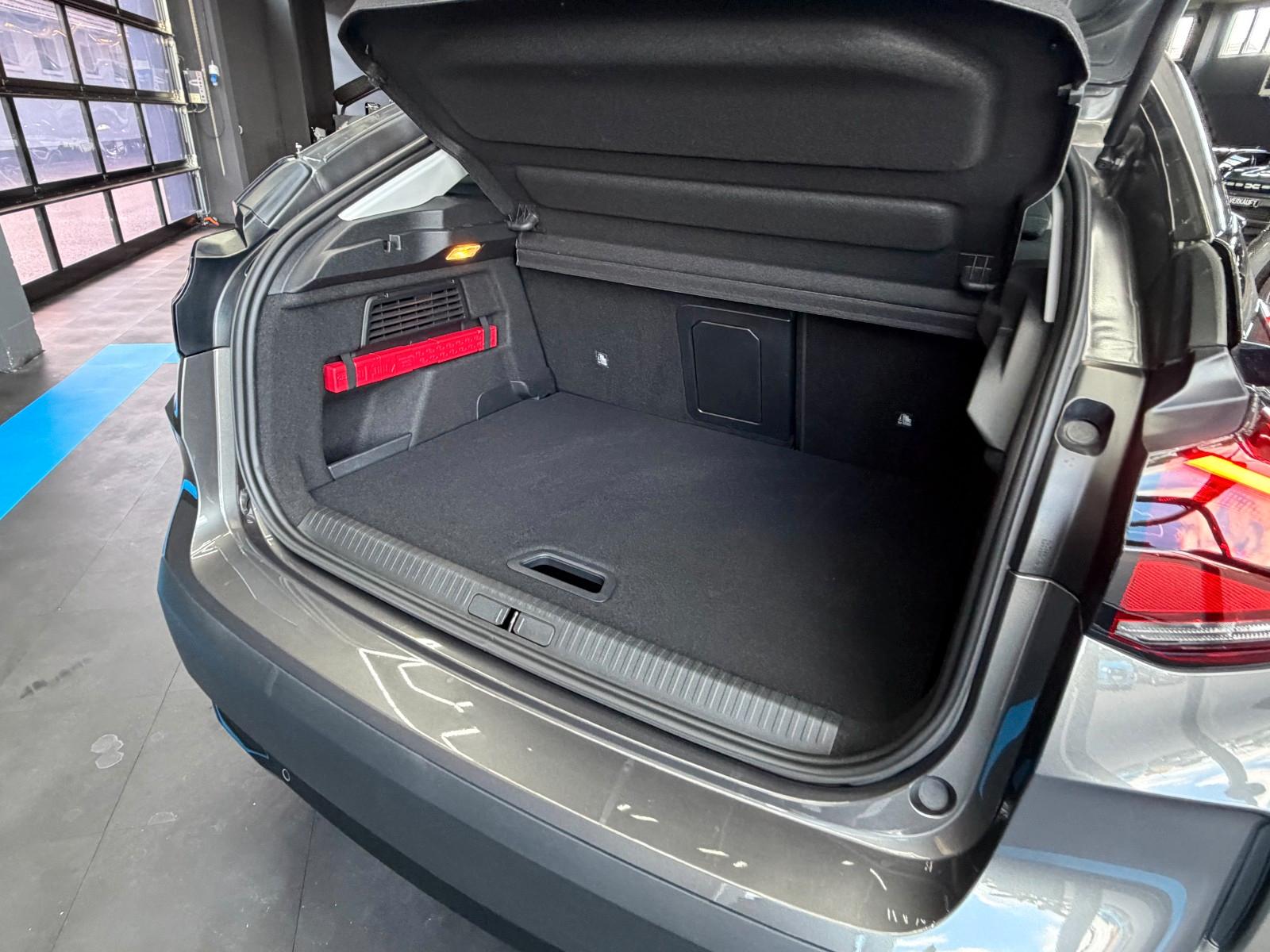Citroën C4PureTech130Stop&StartEAT8MAX+HeadUp+LED+Rfkm.