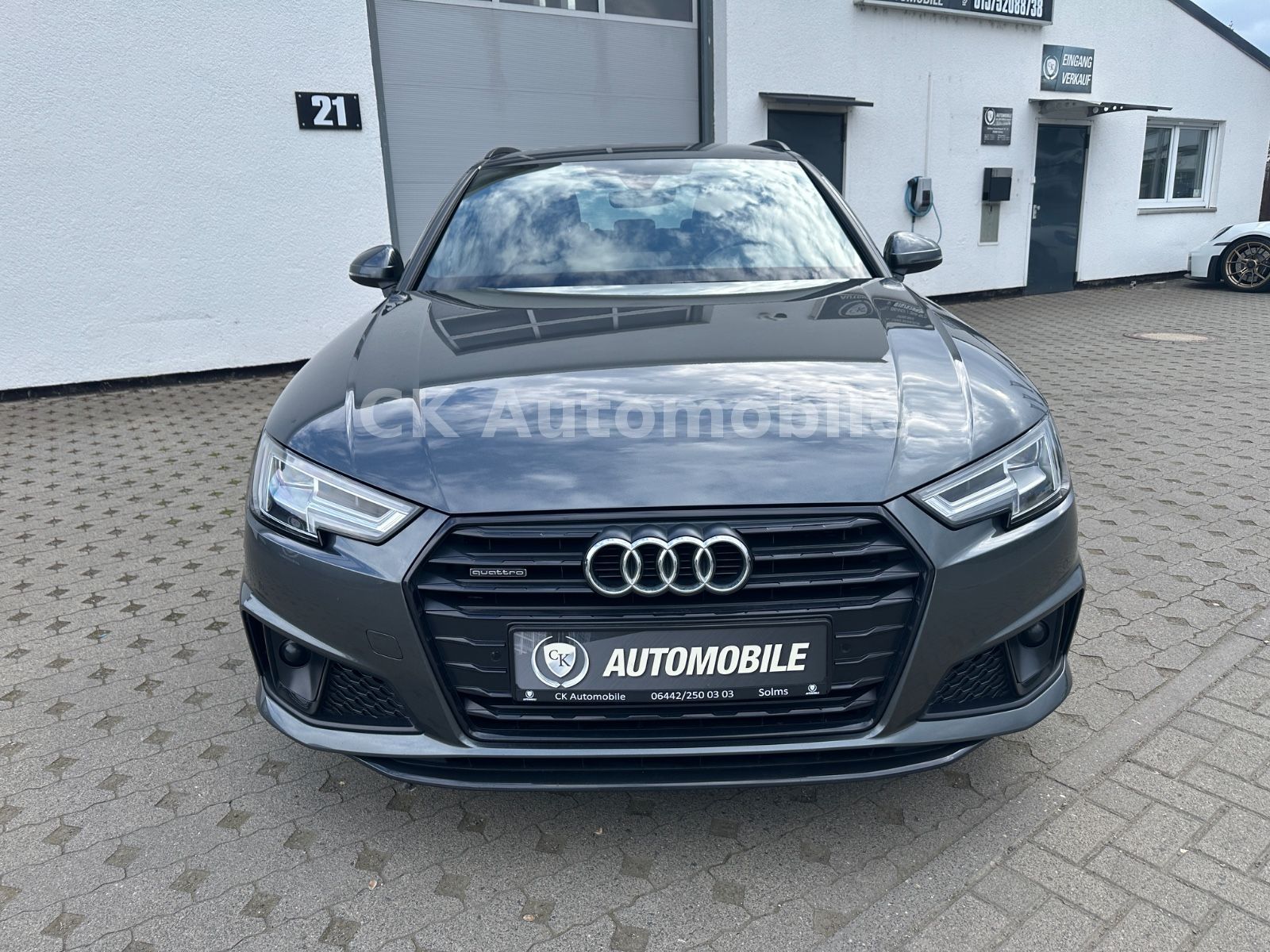 Fahrzeugabbildung Audi A4 Avant 40 TDI Quattro S-Line/Navi/LED/ACC