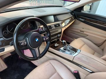 BMW 730 - 9