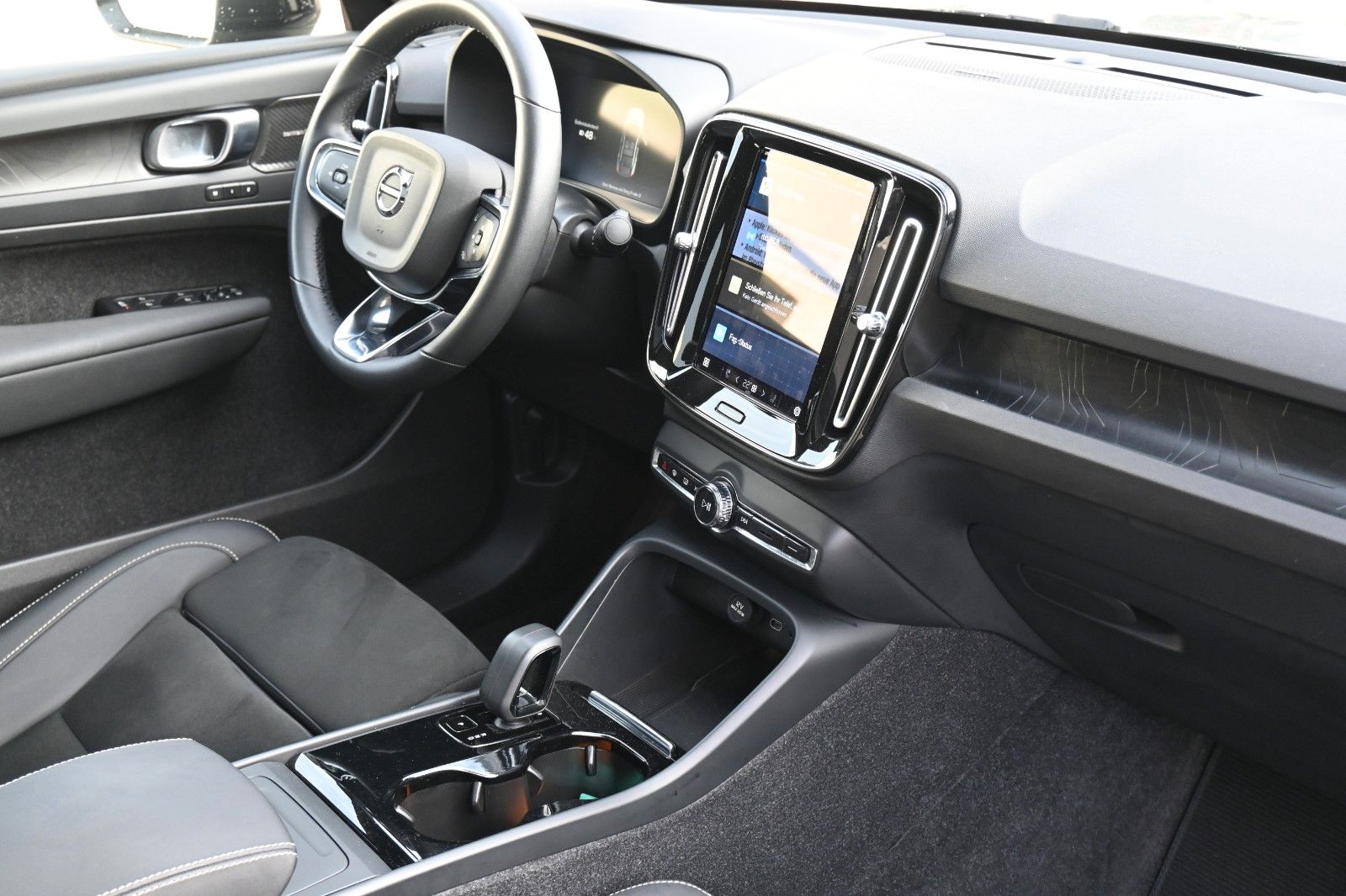 Fahrzeugabbildung Volvo C40 Ultimate Recharge Pure Electric AWD