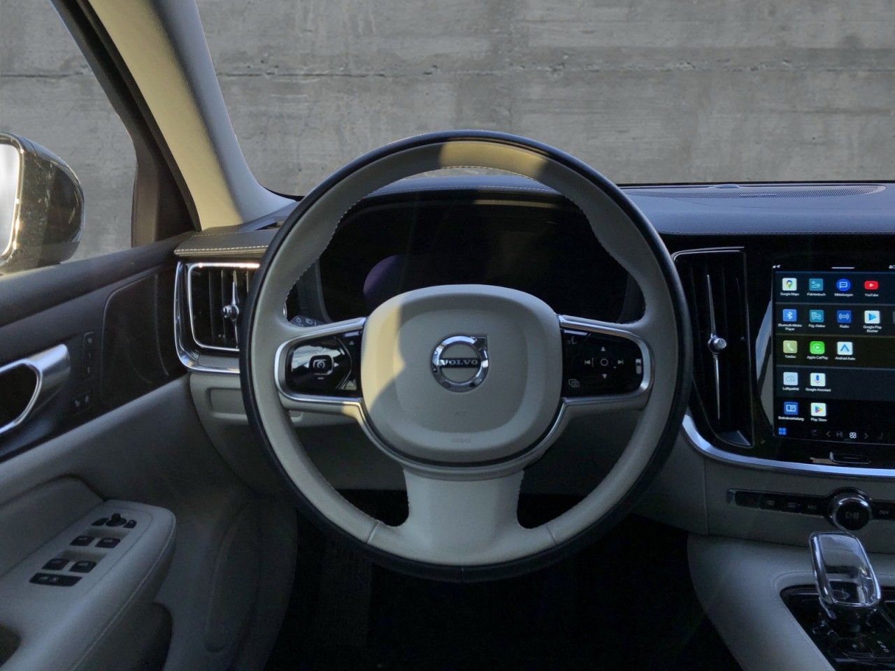 Volvo V60 T8 Twin Engine AWD Ultimate Dark Plug-In foto 13