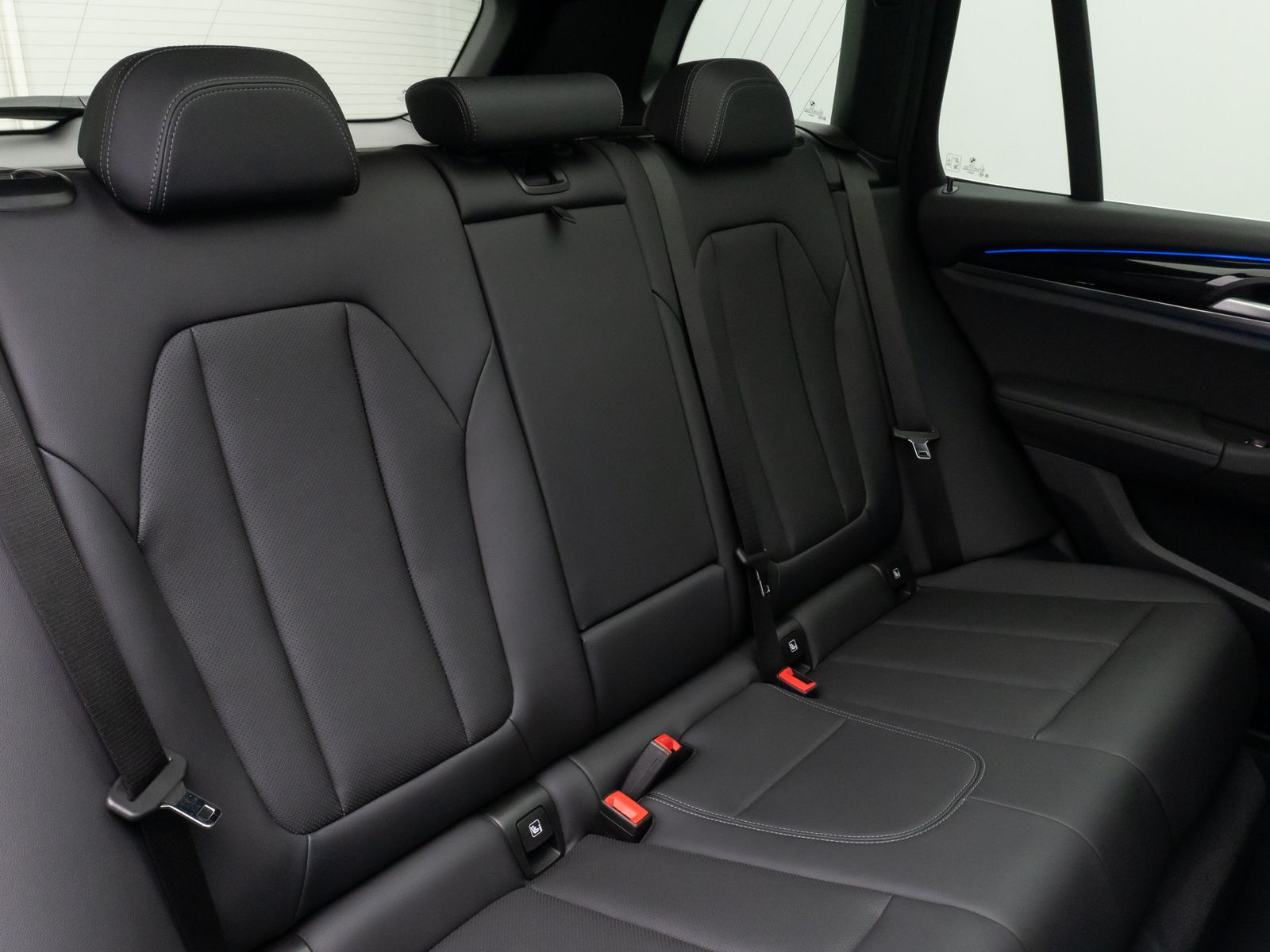 Fahrzeugabbildung BMW X3 xD20d Panor Kamera DAB HiFi Komfort Sport 19"