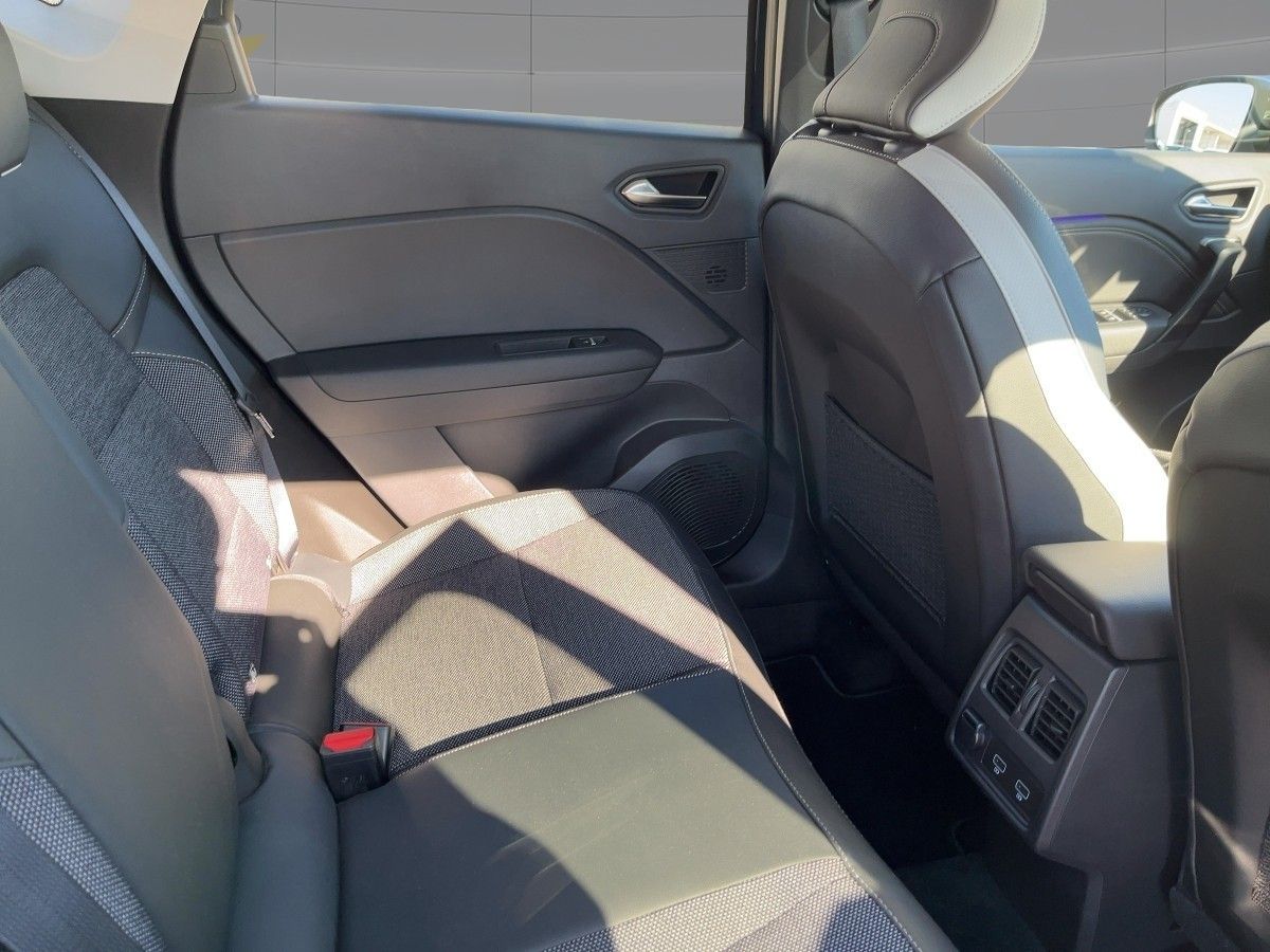 Fahrzeugabbildung Renault Captur Techno TCe 140 EDC