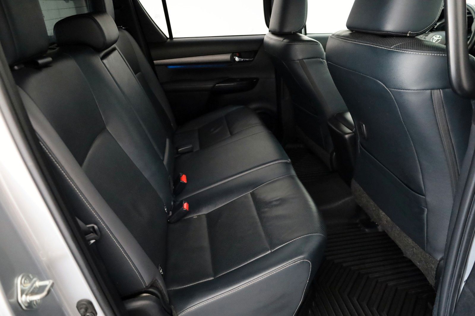 Fahrzeugabbildung Toyota Hilux DoKa Invincible,Leder,ACC,HardTop,AHK