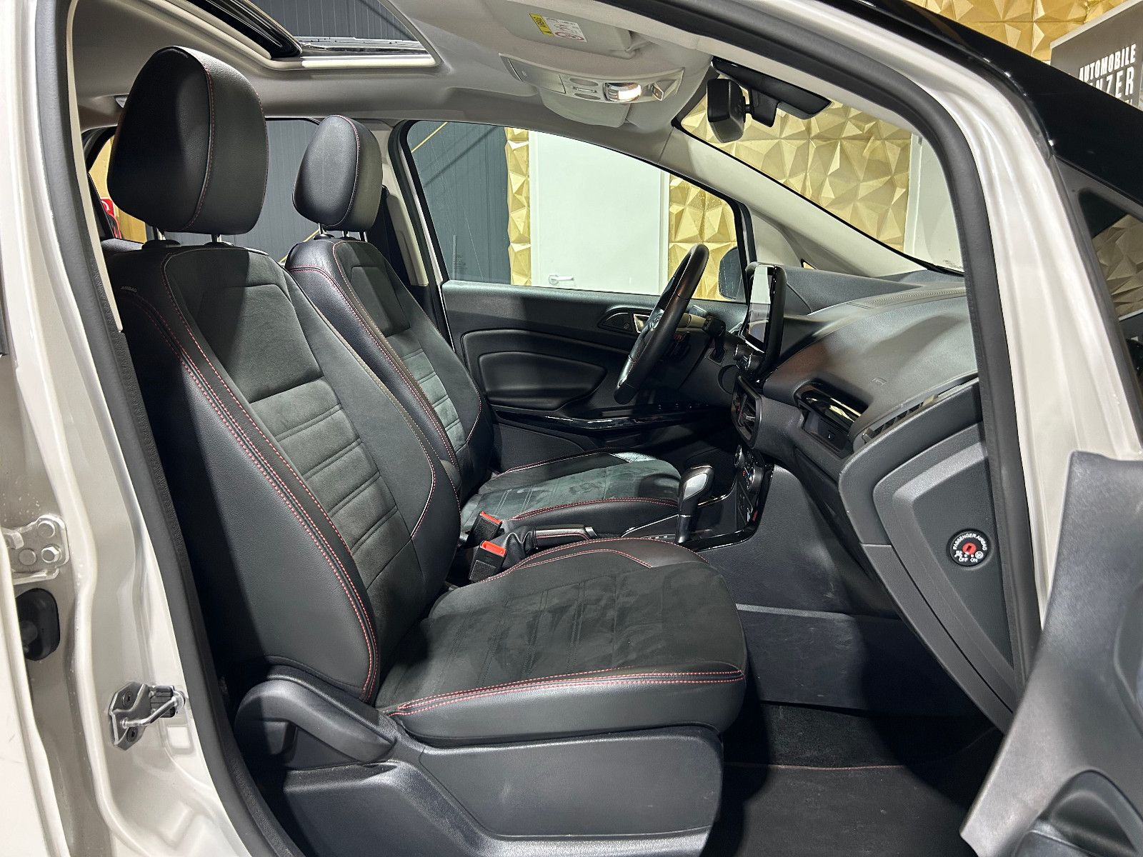 Fahrzeugabbildung Ford EcoSport ST-Line/KAMERA/NAVI/PANO/APPLE/SHZ