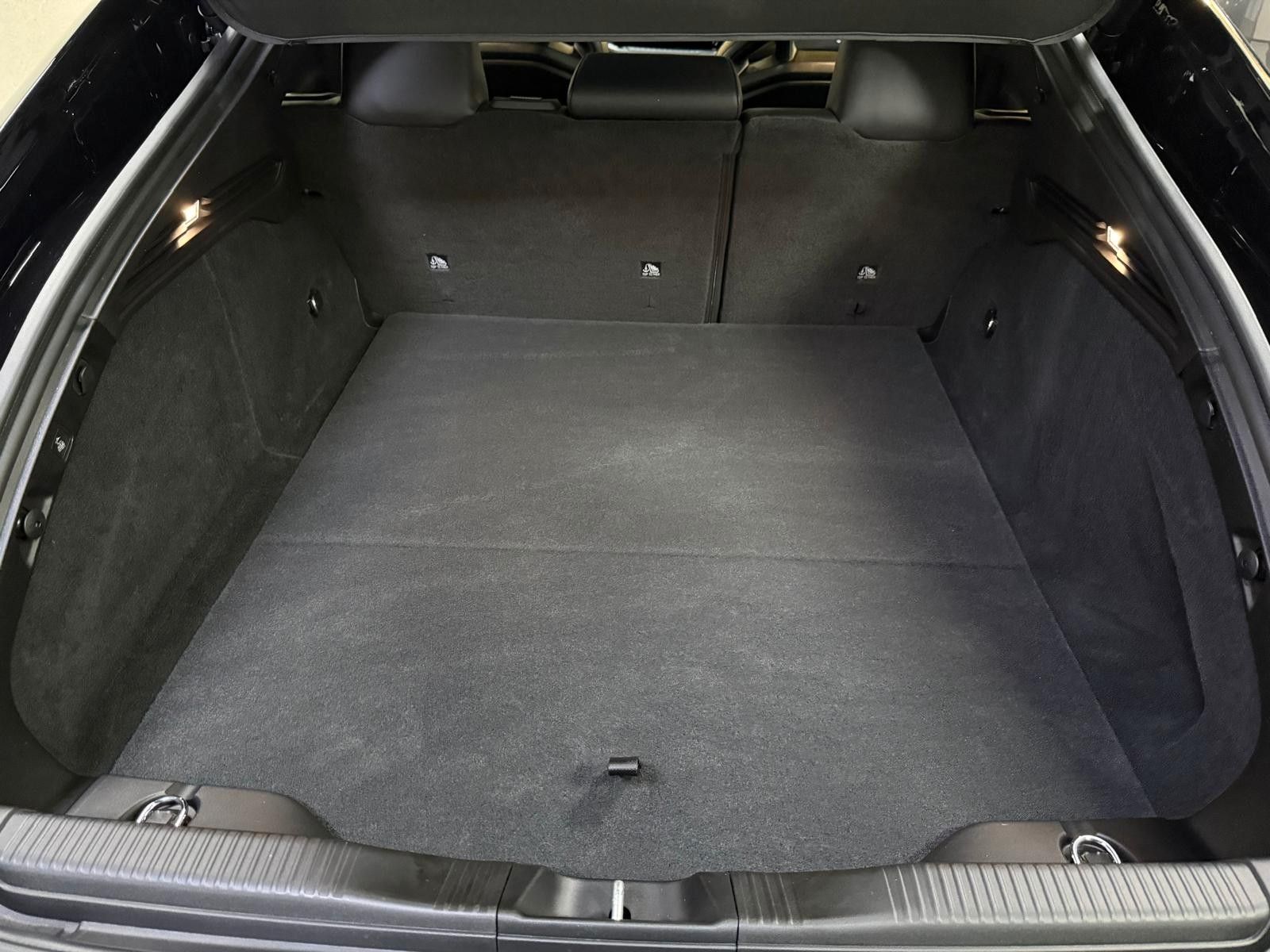 Fahrzeugabbildung Dodge CHARGER 4DR -LAUNCH EDITION-SIXPACK-CARBON-AWD