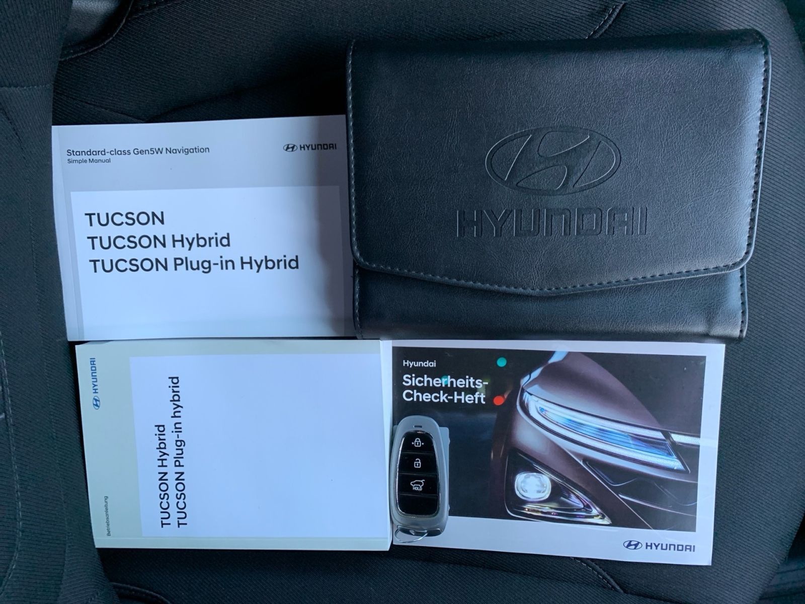 Fahrzeugabbildung Hyundai TUCSON 1.6 T-GDI Trend Plug-In Hybrid 4WD 1Hd