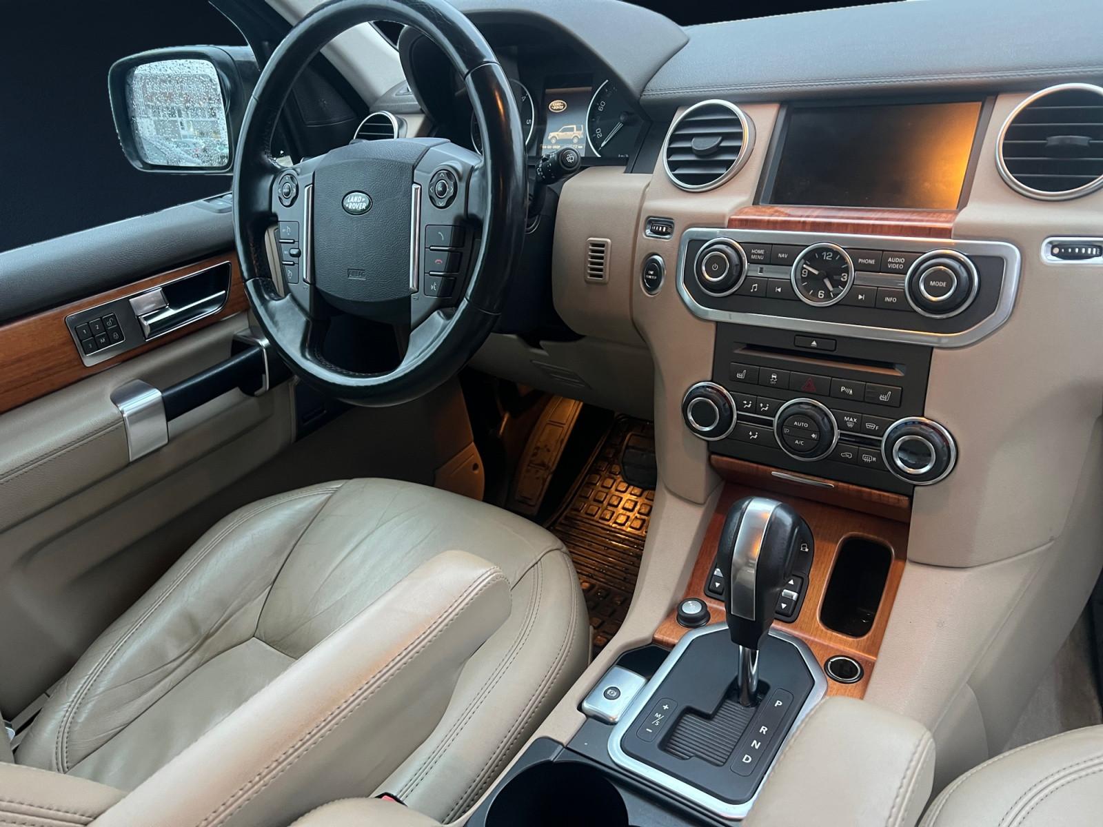 LAND ROVER DISCOVERY 4 SDV6 HSE 3.0 V6 245ch 4X4 - 7 PLACES - TOIT OUVRANT - CUIR - CAMÉRA 360° - SUSPENSION PNEUMATIQUE