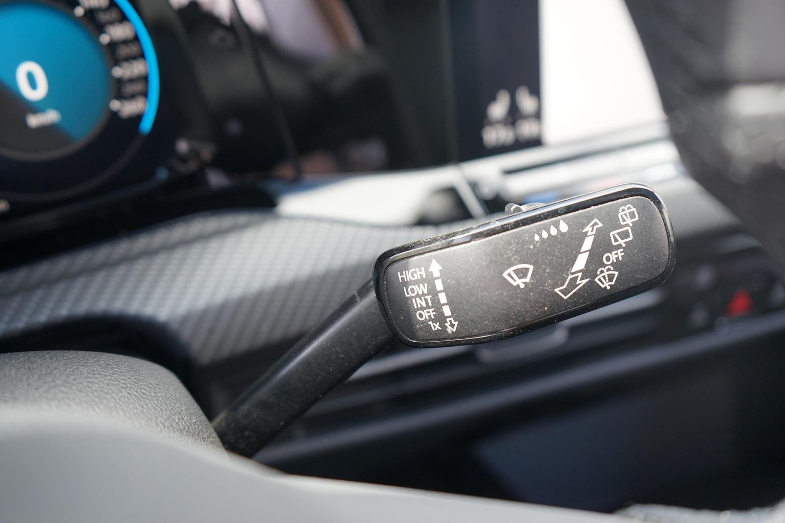 Volkswagen Golf VIII Variant 1.5 TSI R-Line LED Panorama, миниатюра 26