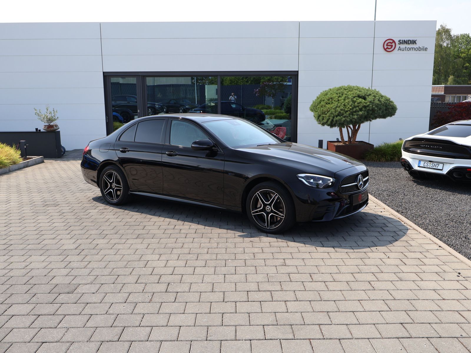 Mercedes-Benz E 300 de 4M AMG Pano-NightPak-AHK-Kamera-Widescr foto 2