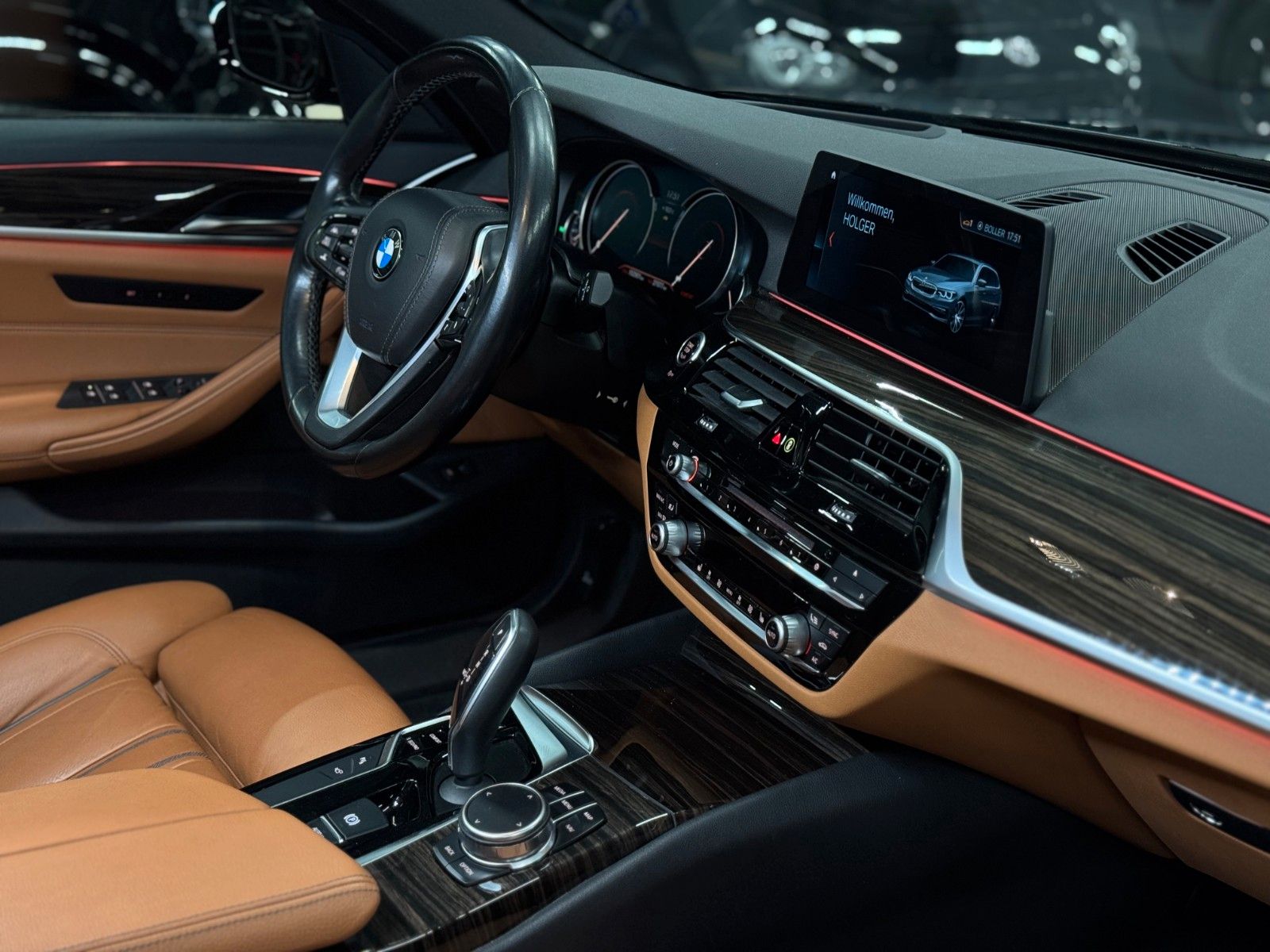 Fahrzeugabbildung BMW 530D Touring Sport Line Voll+AHK+Garantie