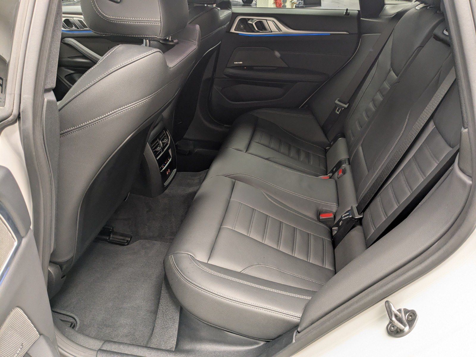 BMW i4 - Bild 12