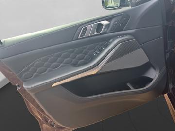 2022 BMW X5 M — миниатюра 12