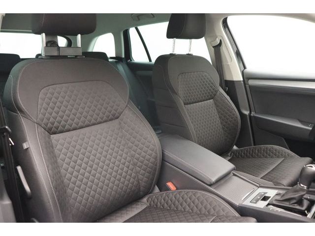 Fahrzeugabbildung SKODA Superb Combi Ambition LED ACC Navi DSG