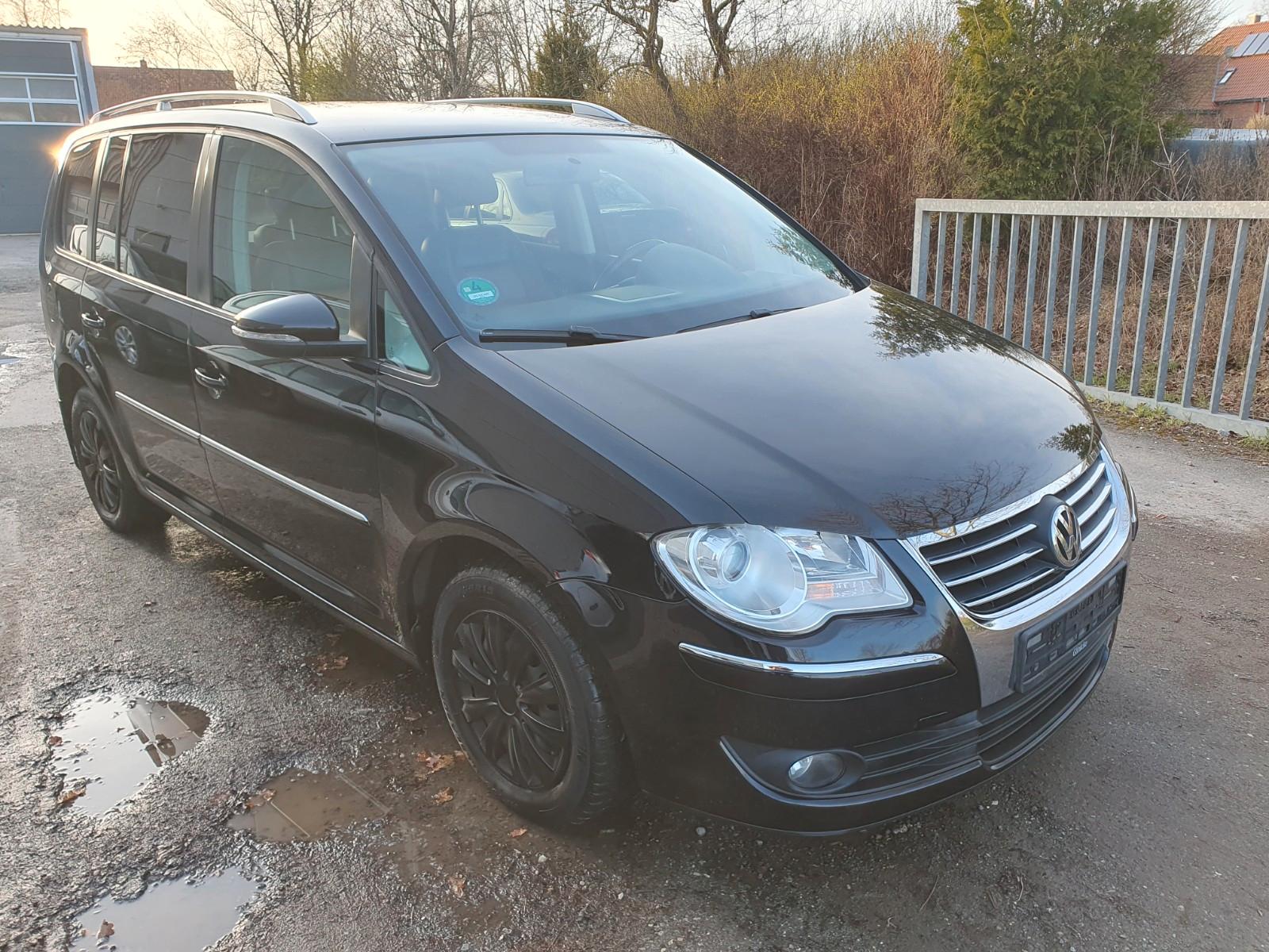 Volkswagen Touran Highline, Leder, Navi, TÜV 10.2026