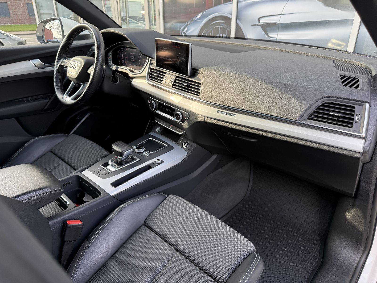 Fahrzeugabbildung Audi Q5 40 TDI qu. Sport S-LINE|NAVI|R-KAMERA|PANO