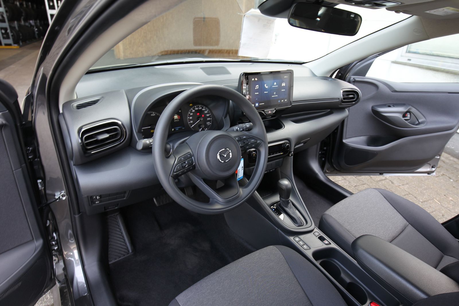 Mazda 2 Hybrid - Bild 8