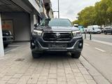 Toyota Hilux - graue Toyota Hilux