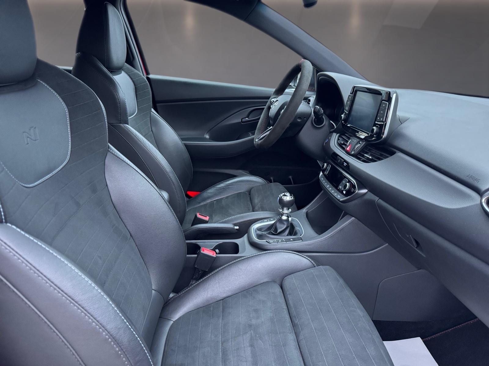 Hyundai I30 N Performance 2.0 320ch - Carnet entretien - Led - Volant alcantara - Stage 1 - Navi