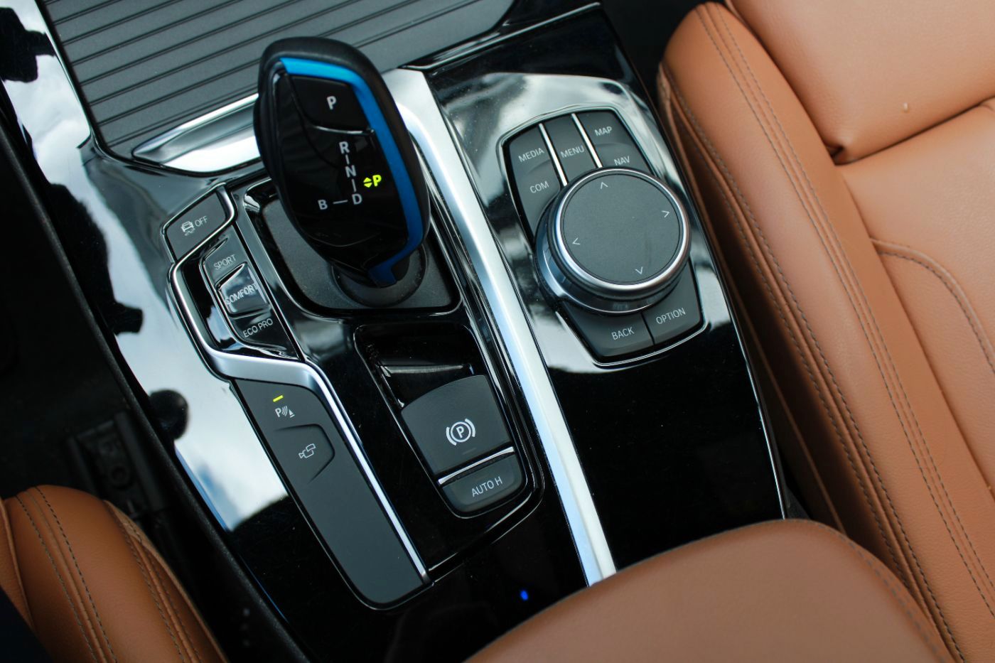 BMW iX3 HUD H&K AHK DAB 360° LED Gestiksteuerung foto 17